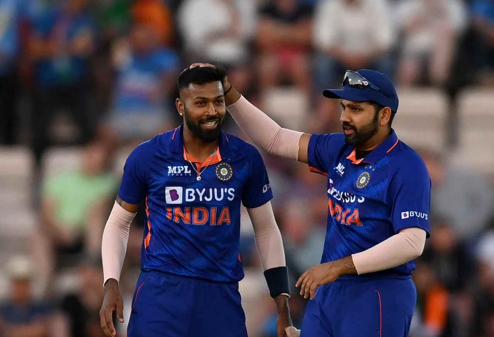 Hardik Pandya gets a pat from Rohit Sharma on his best bowling performance in T20I _ Walking Wicket (Courtesy_ ©X/Twitter