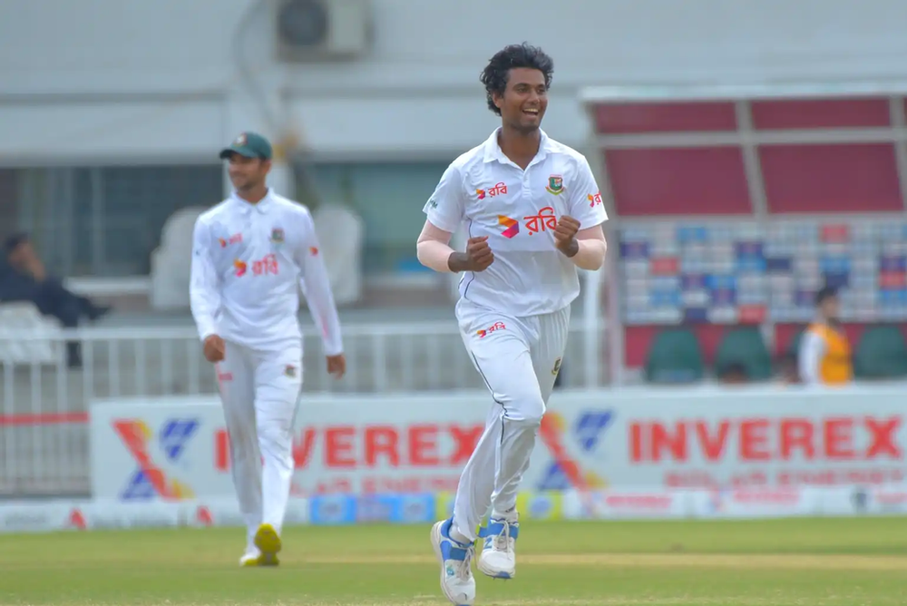 PAK vs BAN_   Hasan Mahmud took 5-43 in second innings against Pakistan _ Walking Wicket (Images ©Twitter_X)