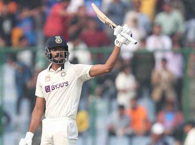 Border Gavaskar Trophy 2022-23, India vs Australia, 2nd Test, Day 2_ Axar Patel's 74 helps India finish the first innings with just 1 run deficit _ Walking Wicket (Images_ ©BCCI_Twitter)