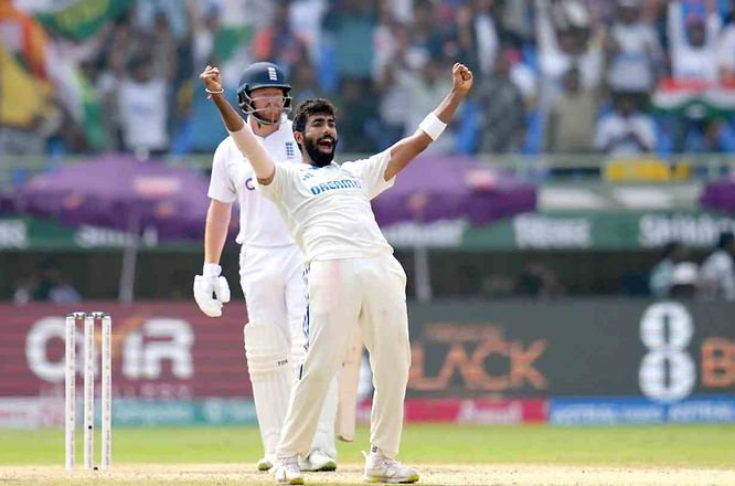 India vs England, 2nd Test, Day 4_ Jasprit Bumrah takes 3-46 in 2nd innings against England _ Walking Wicket (Images_ ©BCCI_Twitter)