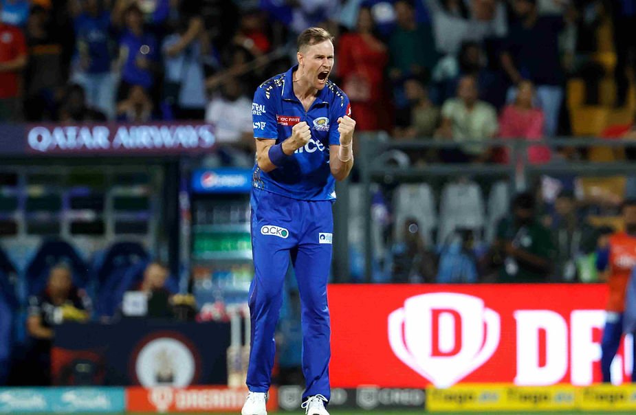 IPL 2023, MI vs RCB, Top Performances_ Jason Behrendorff took 3-36 against RCB; MI beat RCB _ Walking wicket (Images_ ©BCCI_Twitter)