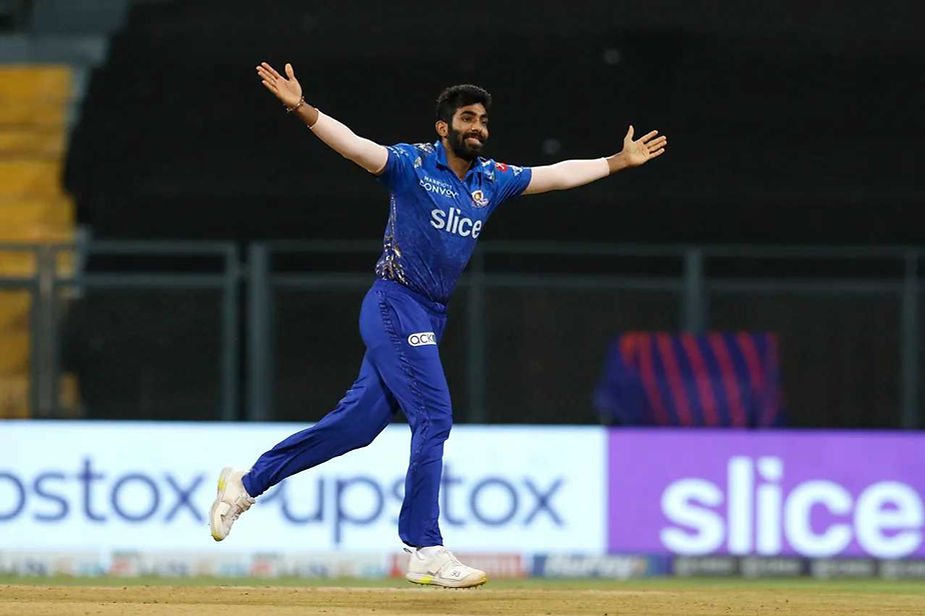 IPL 2022, DC vs MI, Top Performances_ Jasprit Bumrah's 3-25 helps MI beat DC, RCB through to playoffs _ Walking Wicket (Images ©IPL/Twitter)