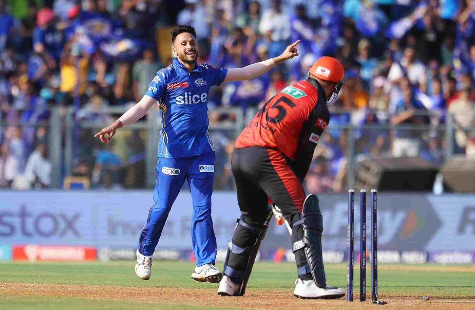 IPL 2023, MI vs SRH, Top Performances_ Akash Madhwal took 4-37 against SRH and helped MI win against SRH _ Walking wicket (Images_ ©IPL_Twitter)