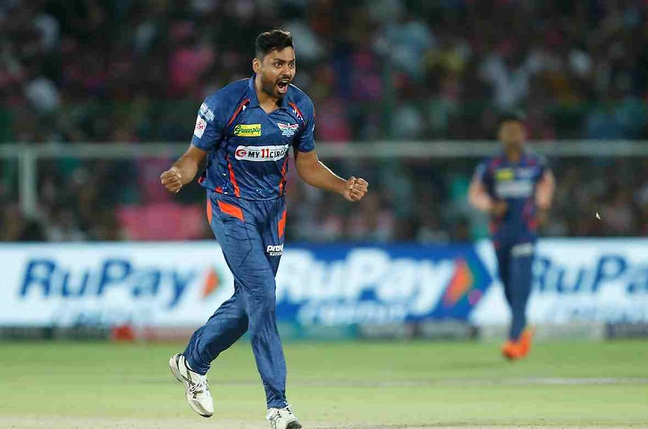 IPL 2023, SRH vs MI, Top Performances_ Avesh Khan's 3-25 helps LSG beat RR _ Walking Wicket (Images_ ©IPL_Twitter)