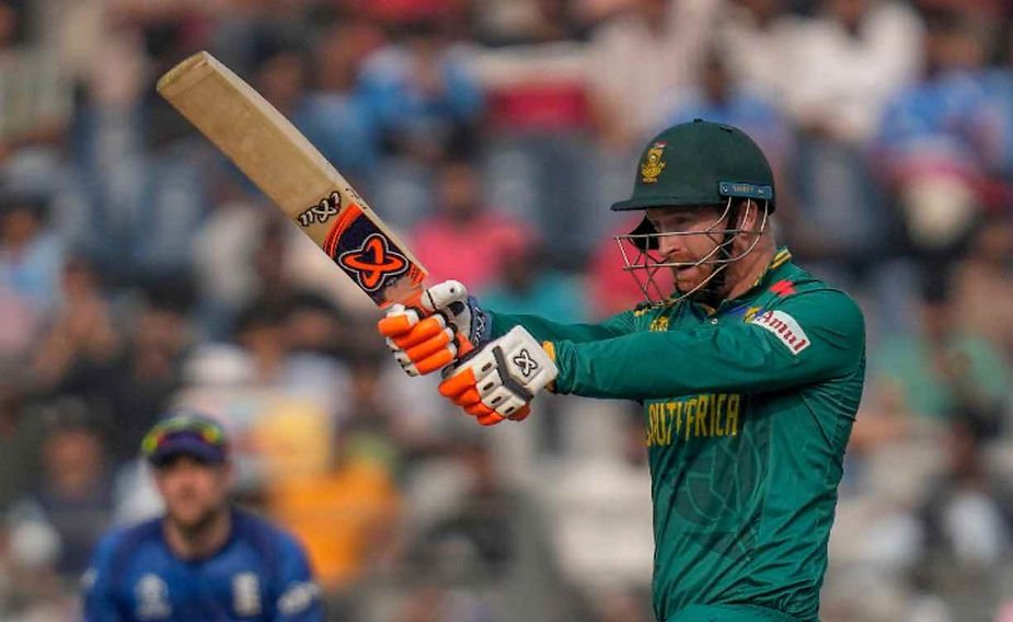 CWC 2023, England vs South Africa_ Heinrich Klaasen scored hundred (109 runs) against England in Mumbai  _ Walking Wicket (Photo_ ©Twitter)