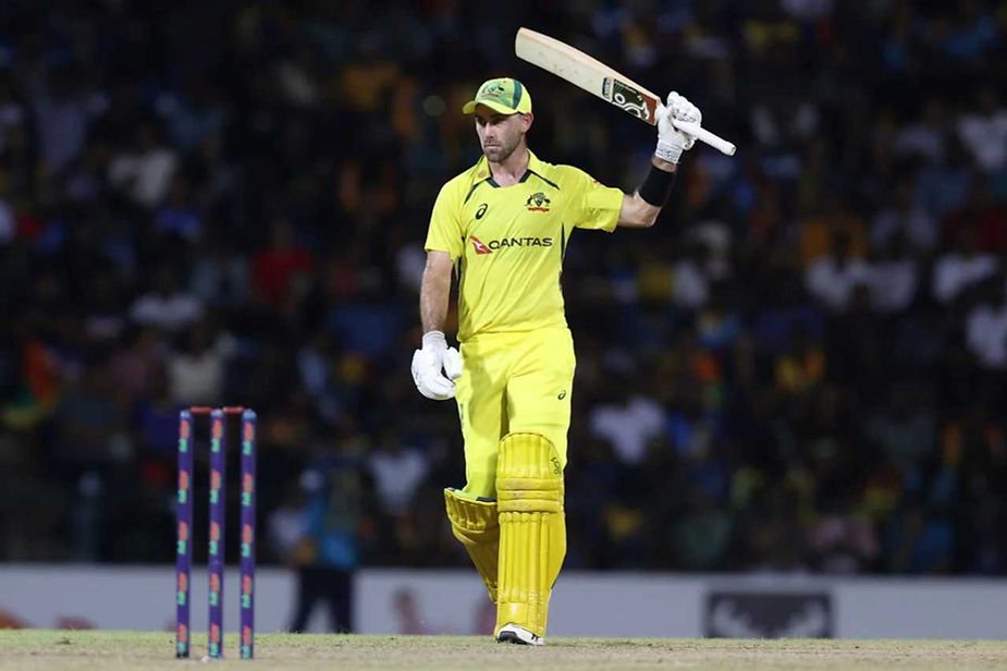 T20 World Cup 2022_ Glenn Maxwell raises his bat as he scores half century off 35 balls against Sri Lanka _ Walking wicket (Photo_ ©ICC/Twitter)