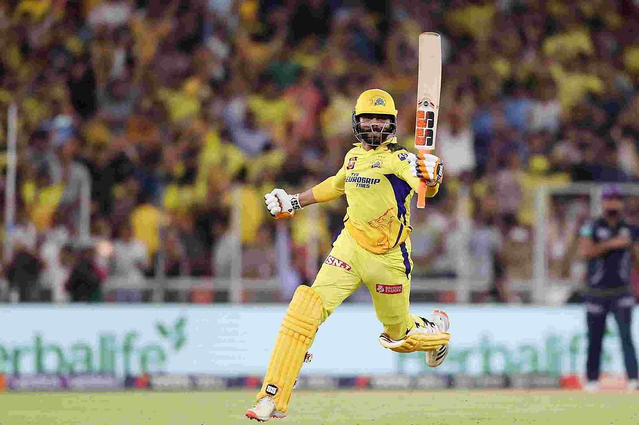 IPL 2023, GT vs CSK, Final, Top Performances_ Ravindra Jadeja's 6-ball 15 seal the deal for CSK in final; CSL lift 5th IPL Trophy _ Walking wicket (Images_ ©IPL_Twitter)