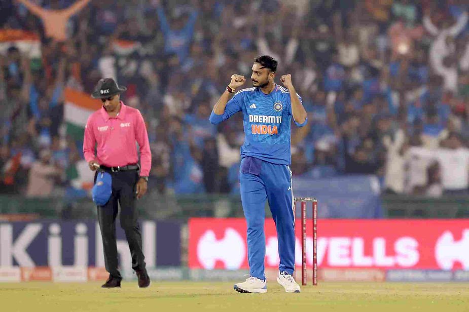 India vs Australia, 4th T20I: Axar Patel's 3-16 helps India beat Australia in 4th T20I | Walking Wicket (Photo_ ©BCCI_Twitter)