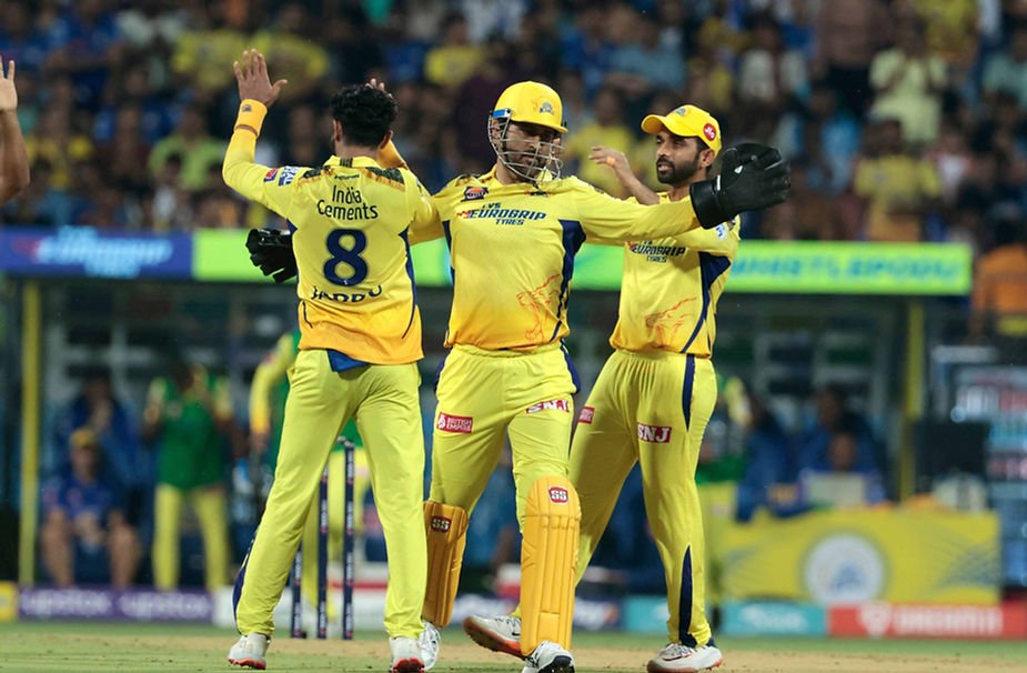 IPL 2023, MI vs CSK, Top Performances_ Chennai Super Kings (CSK) beat Mumbai Indians (MI) and move up in the Points Table _ Walking wicket (Images_ ©IPL_Twitter)