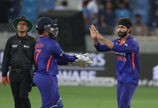 Asia Cup 2022, Group B, India vs Hong Kong_ Ravindra Jadeja takes 1-15 from 4 overs against Hong Kong  _ Walking Wicket (Photos_ ©AFP_Getty Images)