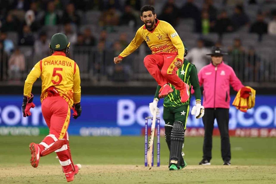 ICC Men's T20 World Cup 2022, Super 12, Group 2, Zimbabwe v Pakistan_ Zimbabwe upset Pakistan in Super 12 game at Perth; Zimbabwe beat Pakistan _ Walking Wicket (Photo_ ©Getty Images)