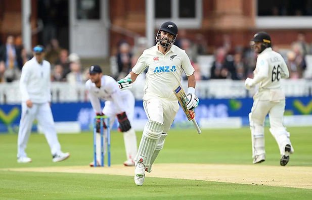 WTC 2021-23, ENG vs NZ, 1st Test, Day 3_ Daryl Mitchell scores century (108 runs) in 2nd innings and helps New Zealand set 277 _ Walking Wicket (Images ©Getty)