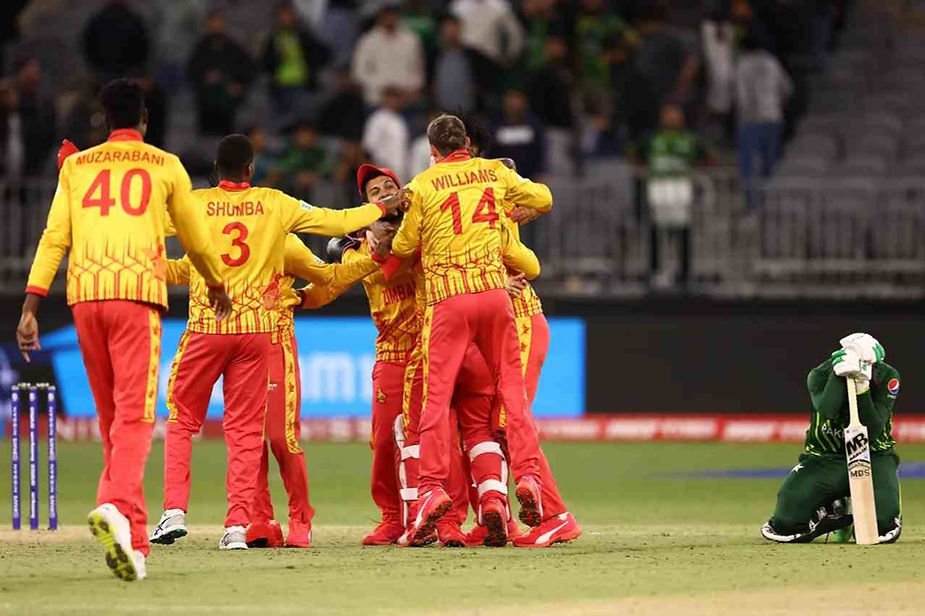 ICC Men's T20 World Cup 2022, Super 12, Group 2, Zimbabwe v Pakistan_ Zimbabwe upset Pakistan in Super 12 game at Perth; Zimbabwe beat Pakistan _ Walking Wicket (Photo_ ©Getty Images)