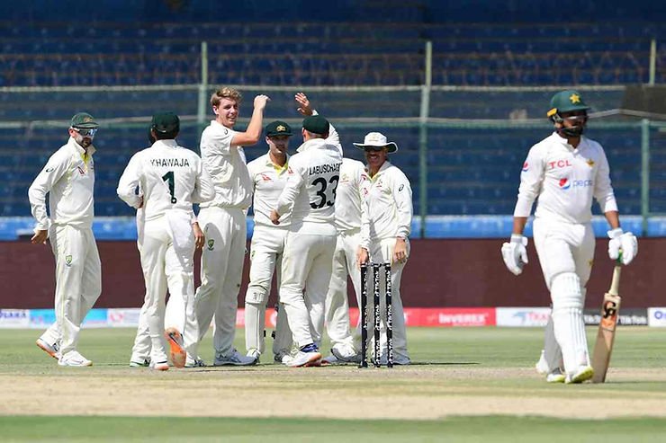 Pak vs Aus, 2nd Test, Day 3: Pakistan all-out for 148 runs, Australia take lead of 489 runs (Images ©AFP/Getty)