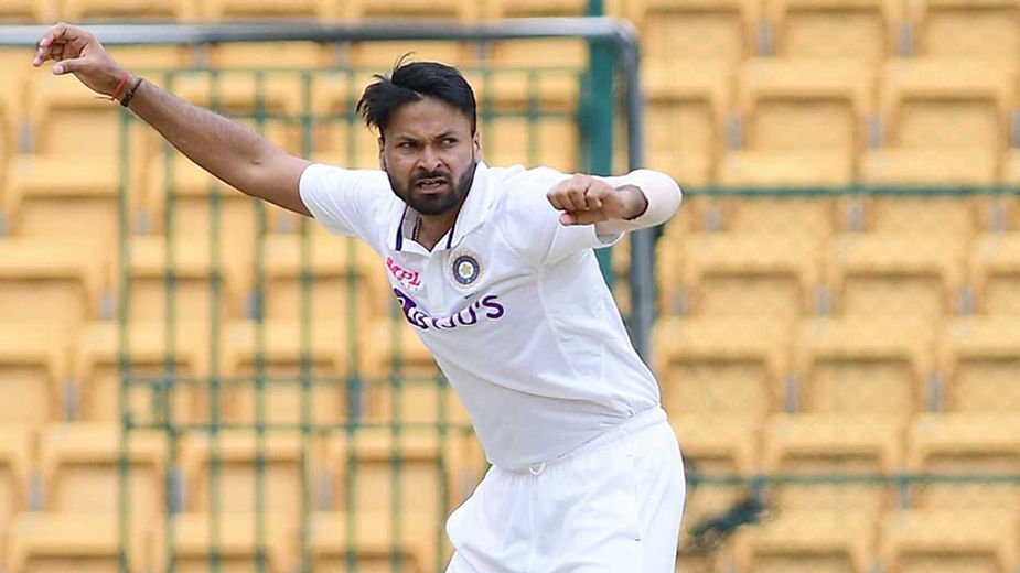 India A vs New Zealand A_ Mukesh Kumar makes his India A debut against New Zealand A _ Walking Wicket (Photo_ ©Twitter_TOI)