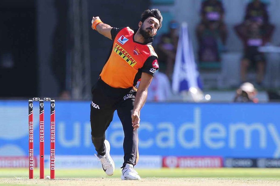 IPL 2022 Mega-Auction_ Six Indian All-rounders likely to get fat cheques from franchises. Top Indian All-rounders franchise would target in IPL 2022 Mega Auction. Vijay Shankar was released by SRH in IPL 2021. (©BCCI_IPL)