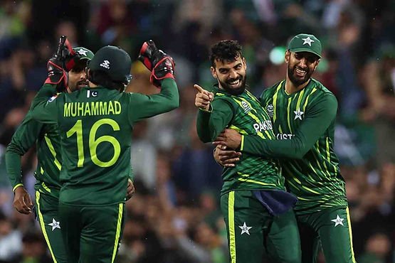 ICC Men's T20 World Cup 2022, Super 12, Group 2, Pakistan vs South Africa: Shadab Khan's all round performance (52, 2-16) helps Pakistan beat South Africa_ Walking Wicket (Photo: ©Getty Images)