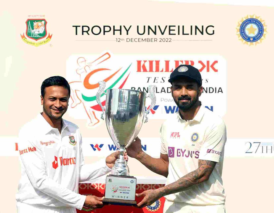 India tour of Bangladesh, Tests, 2022-23: Shakib Al Hasan, KL Rahul posing with the trophy ahead of the first Test _ Walking Wicket (Source_ ©BCB/BCCI/Twitter)