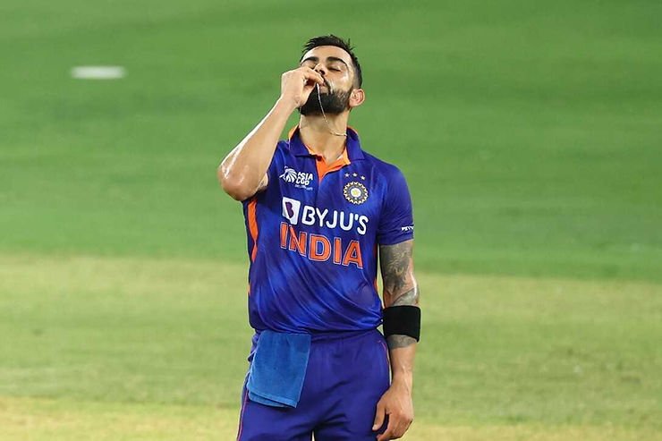 Asia Cup 2022, Super 4, India vs Afghanistan_ Virat Kohli scores maiden T20I hundred (122 off 61) and overall 71st century in International Cricket _ Walking Wicket (Photo_ ©AFP_Getty Images)