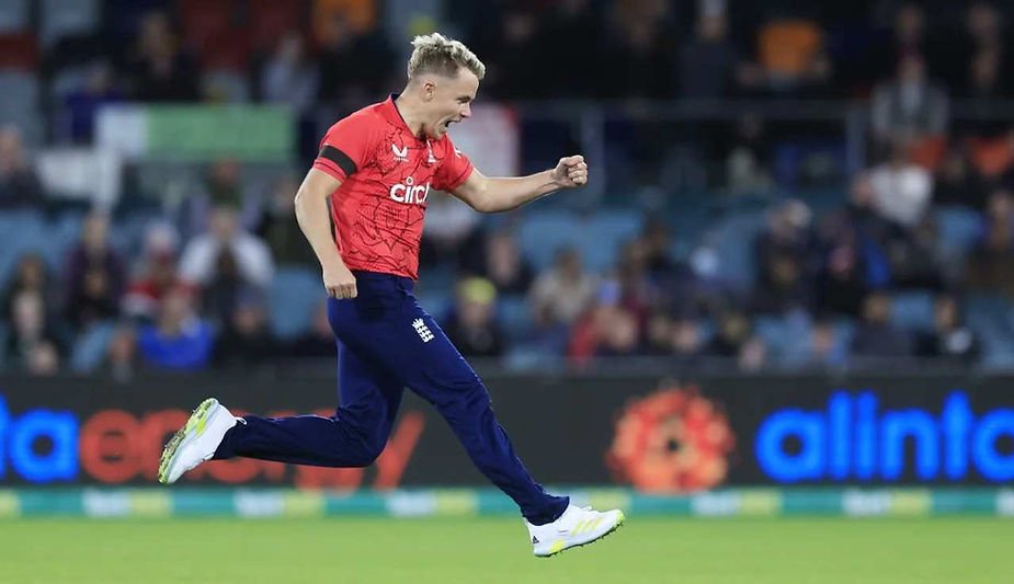 Australia vs England, 2nd T20I, Top Performances_ Sam Curran takes 3-25 against Australia in 2nd T20I; England beat Australia _ Walking Wicket (Photo_ ©Getty Images)