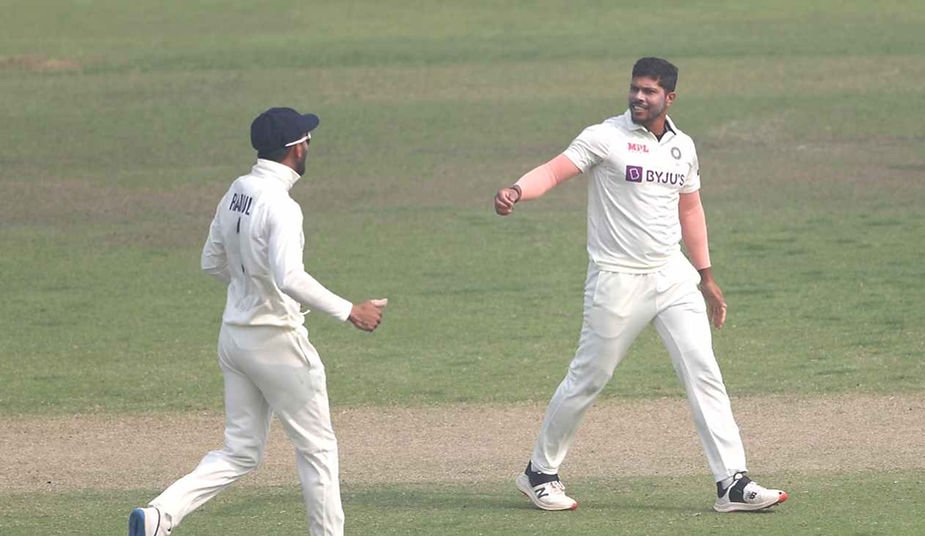 Bangladesh vs India, 2nd Test, Day 1, Top Performances_ Umesh Yadav took 4-25 on Day 1 of Mirpur Test; India trail by 208 runs _ Walking Wicket (Source_ ©BCCI_Twitter)