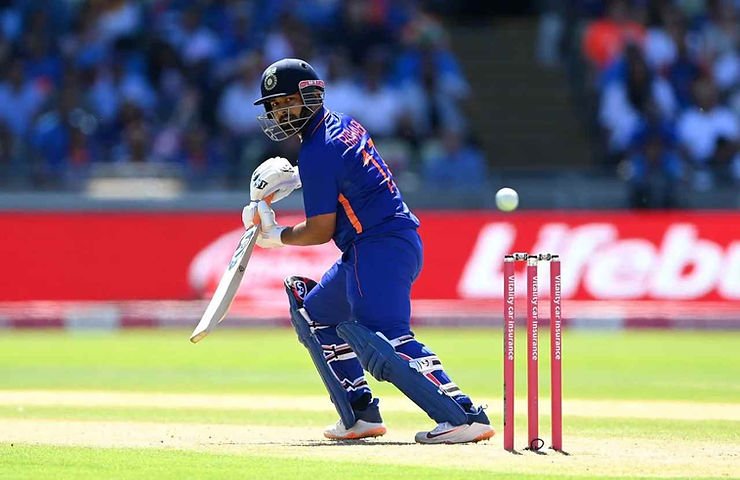 Asia Cup 2022_ Rishabh Pant and Dinesh Karthik are two wicket keepers India choose in Asia Cup 2022 _ Walking Wicket (Source_ ©GettyImages)