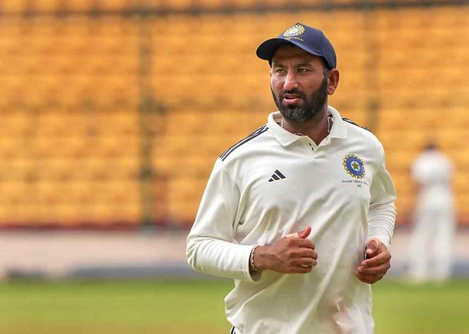 Ranji Trophy 2023-24_ Cheteshwar Pujara scored 243 against Jharkhand _ Walking Wicket (Photo_ ©X_Twitter)