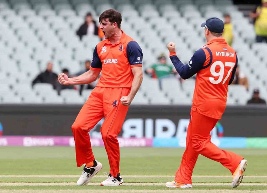 ICC Men's T20 WC 2022, Super 12, Group 2, Netherlands v Zimbabwe_ Brandon Glover took 2-29 against Zimbabwe; Netherlands beat Zimbabwe _ Walking Wicket (Source_ ©Sarah Reed_Getty Images)