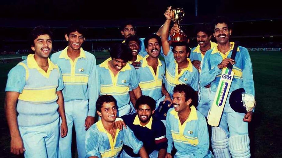1985 World Championship of Cricket Final: India beat Pakistan and lift the WCC. Ravi Shashtri was Player of the Tournament (©Twitter)