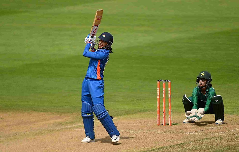 CWG 2022, India Women vs Pakistan Women Highlights: Smriti Mandhana playing a lofted shot during her 63-run innings against Pakistan | Walking Wicket (Source: ©BCCI/Twitter)