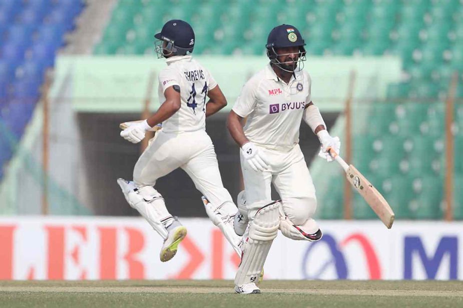 Bangladesh vs India, 1st Test, Day 1, Top Performances_ Cheteshwar Pujara-Shreyas Iyer added 149 runs for fifth wicket against Bangladesh on Day 1 _ Walking Wicket (Source_ ©BCCI_Twitter)