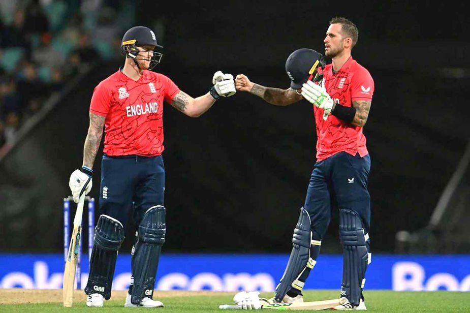 ICC Men's T20 World Cup 2022, Super 12, Group 1, Sri Lanka vs England: Ben Stokes' 42, Alex Hales' 47 take England home against Sri Lanka; England qualify for semi-finals | Walking Wicket (Photo_ ©AFP_Getty Images)