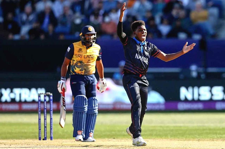 ICC Men's T20 World Cup 2022, Round one, Group A, Namibia vs Sri Lanka_ Ben Shikongo takes 2-22 against Sri Lanka; Namibia beat Sri Lanka _ Walking Wicket (Photo_ ©AFP_Getty Images)