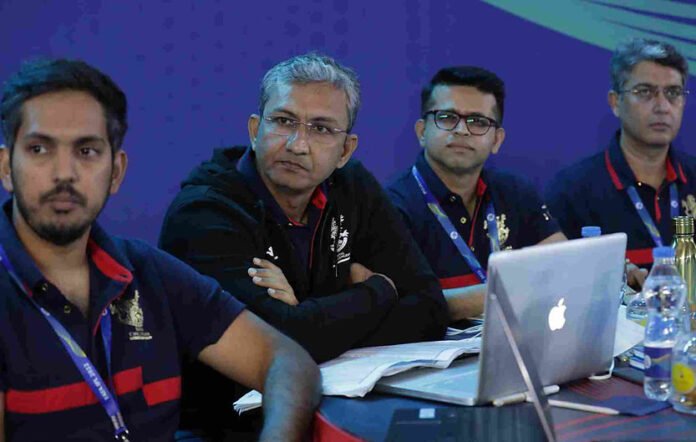 Tata IPL 2022: Royal Challengers Bangalore (RCB) full squad breakdown and analysis after IPL 2022 Auction. Royal Challengers Bangalore (RCB) Full list of players bought in auction. (©BCCI/IPL)