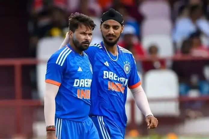 Arshdeep Singh and Mukesh make a good combo with new ball (Images: ©Twitter/X